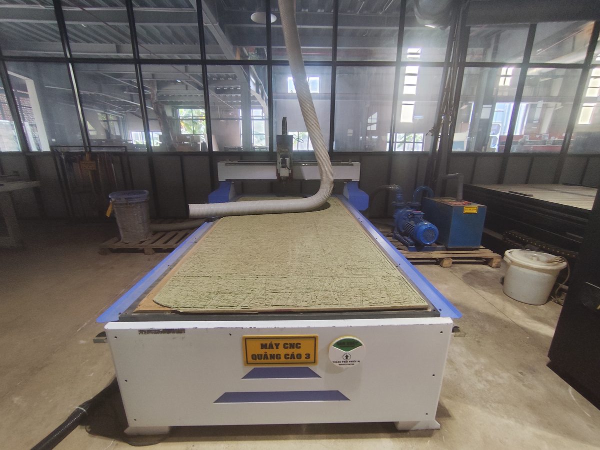 CNC cutting machine 1