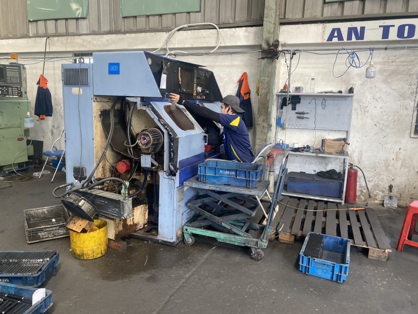 CNC milling machine 1