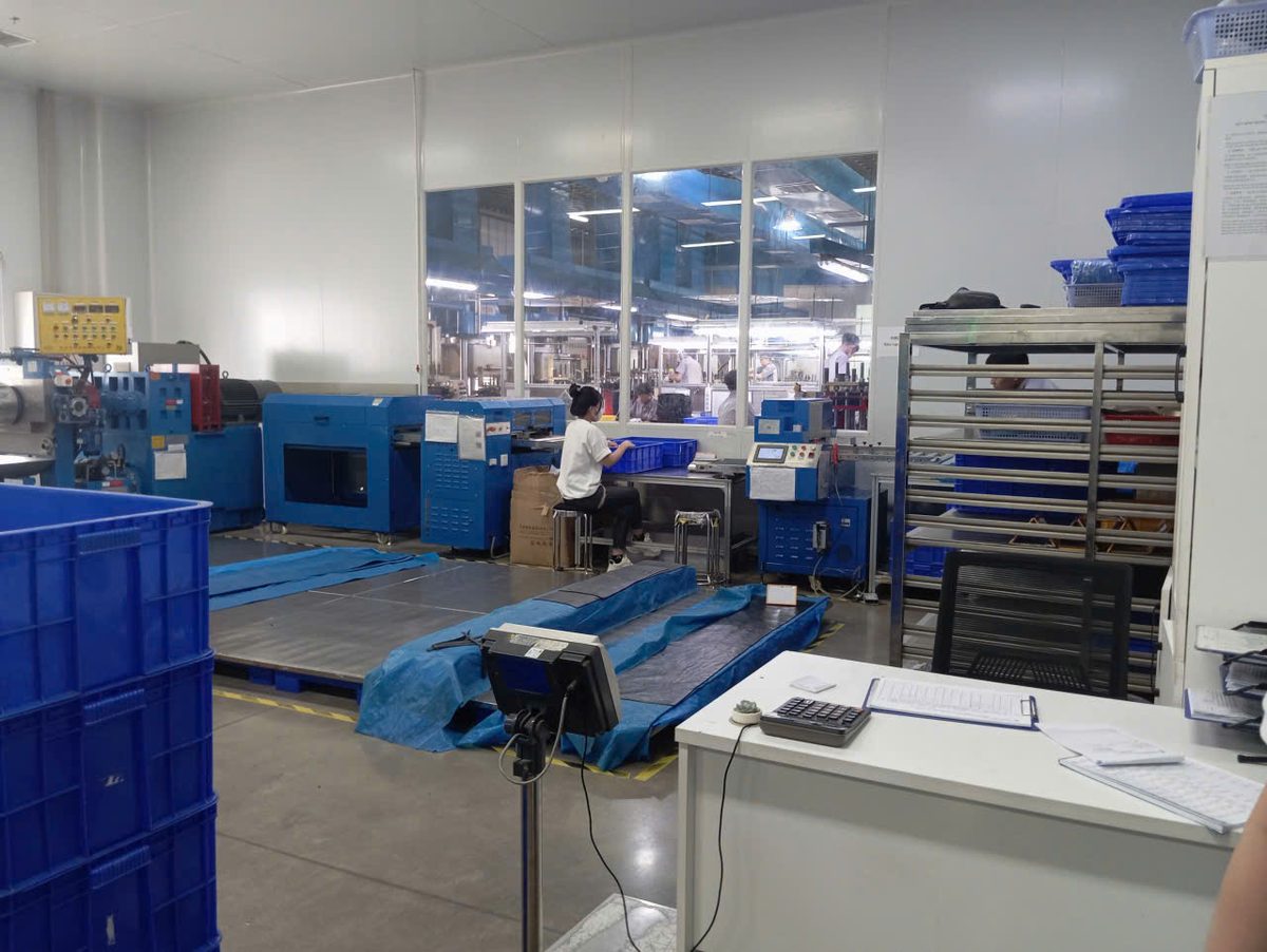 Full Automatic NC Silicone Rubber Strip  Cutting Machine 