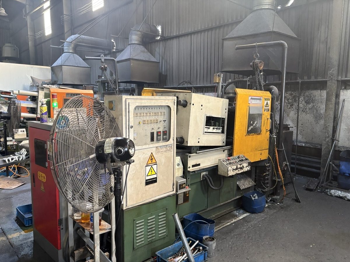 Zinc die casting machine 2