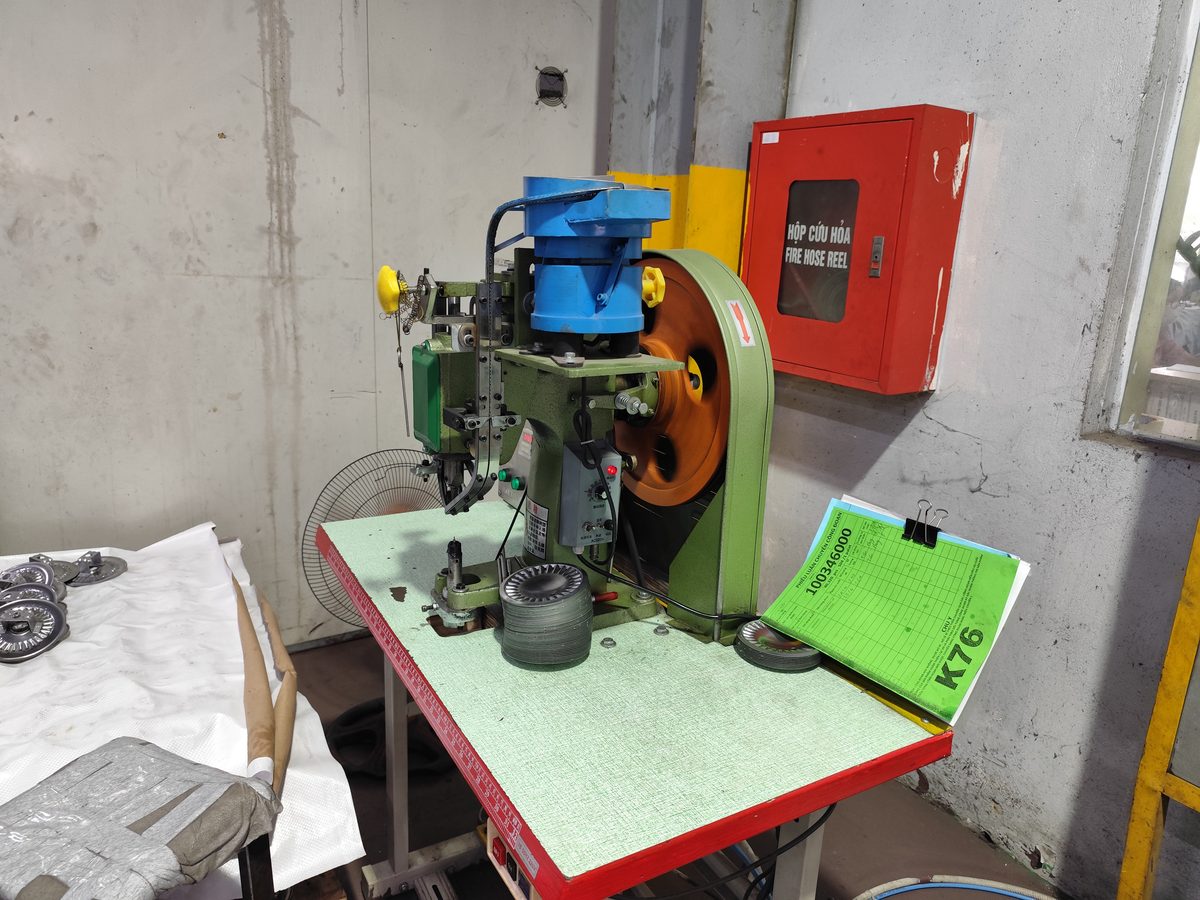 Automatic Screw Driving Machine