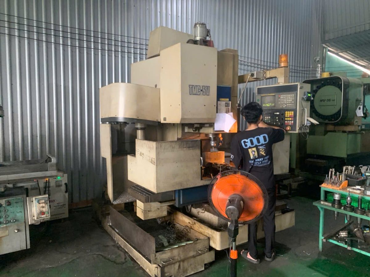 CNC VMC machine